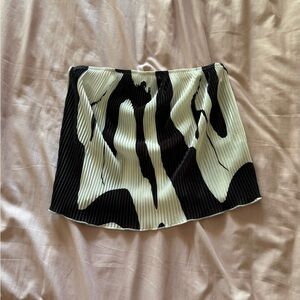 Black & White Abstract Pleated Top